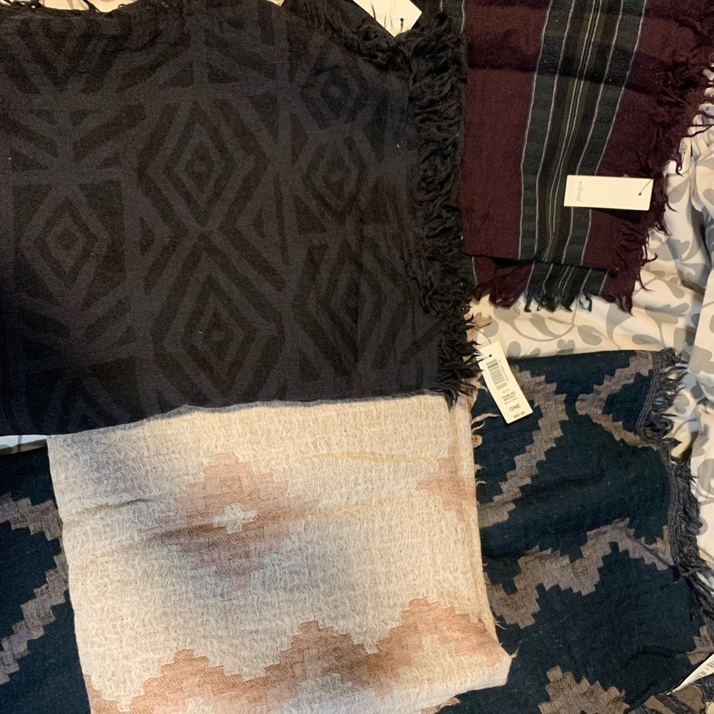 BRAND NEW ARITZIA SCARF LOT